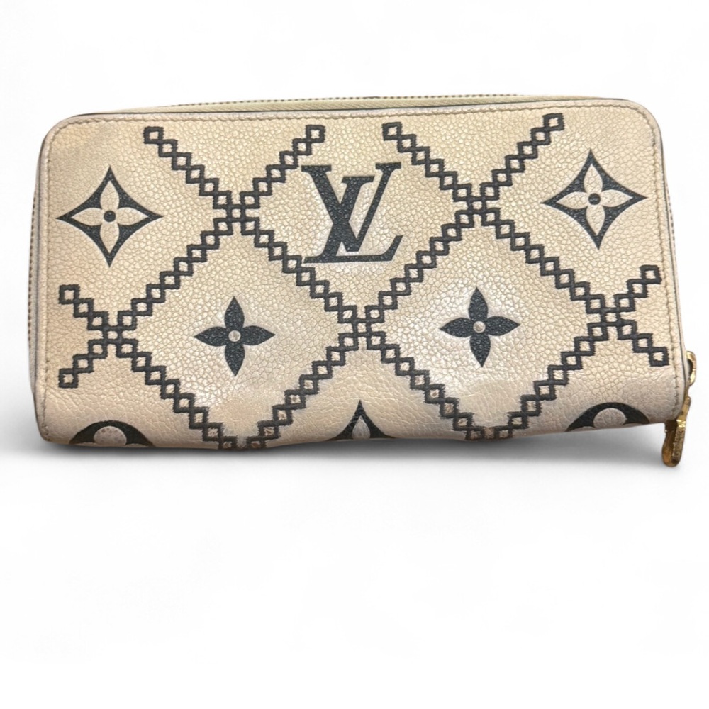 Louis Vuitton Beige Monogram  Wallet